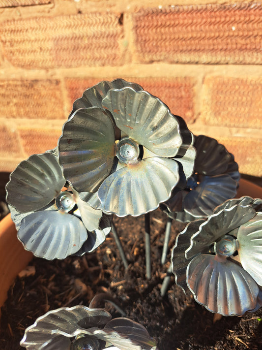 Set of 5 Metal Poppy Flower Garden Decoration.